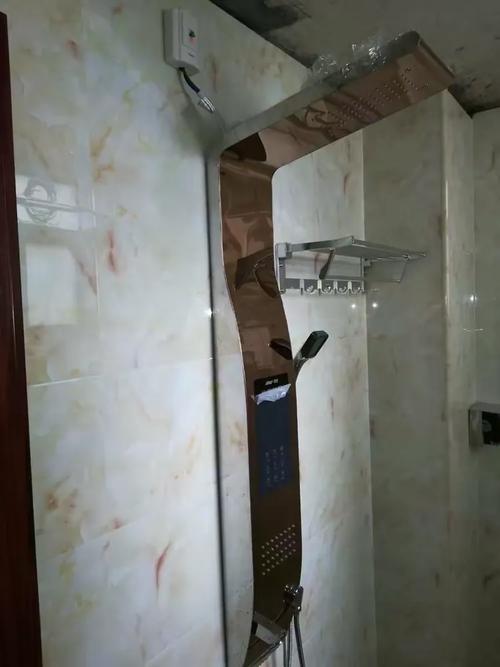 貴港市覃塘區首家愛堡集成熱水器工廠直營店盛大開業，開啟智能熱水新生活